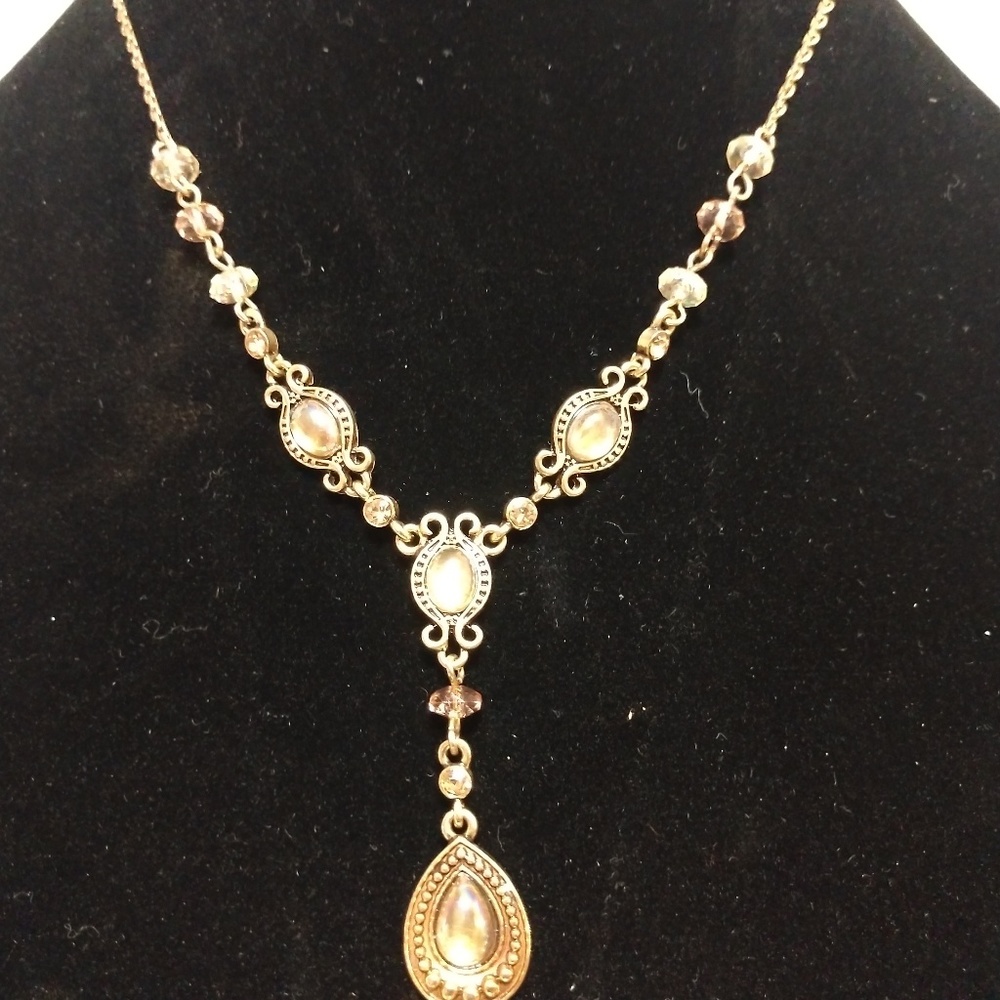 Necklace avon
